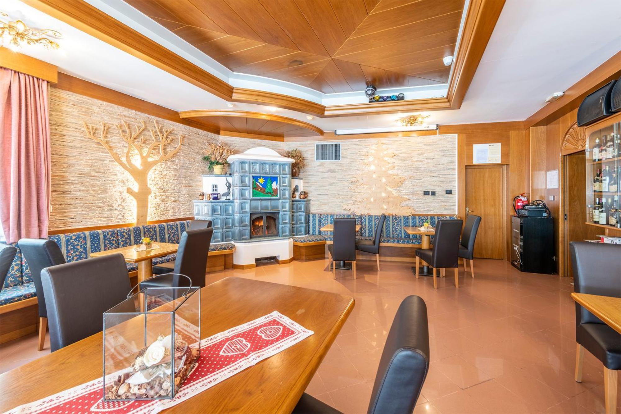 Hotel Alpino Wellness&Spa Peio Fonti Esterno foto