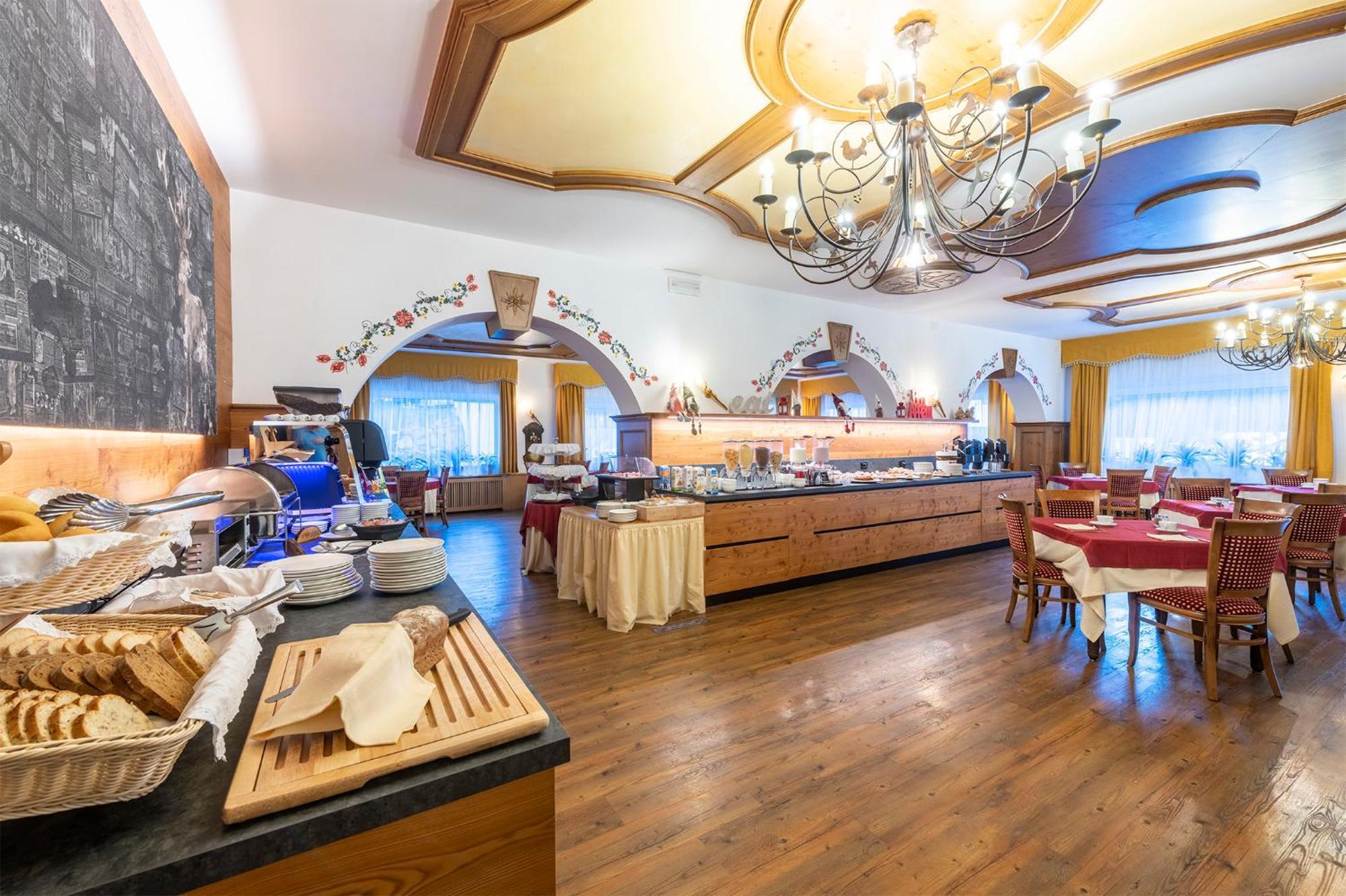 Hotel Alpino Wellness&Spa Peio Fonti Esterno foto