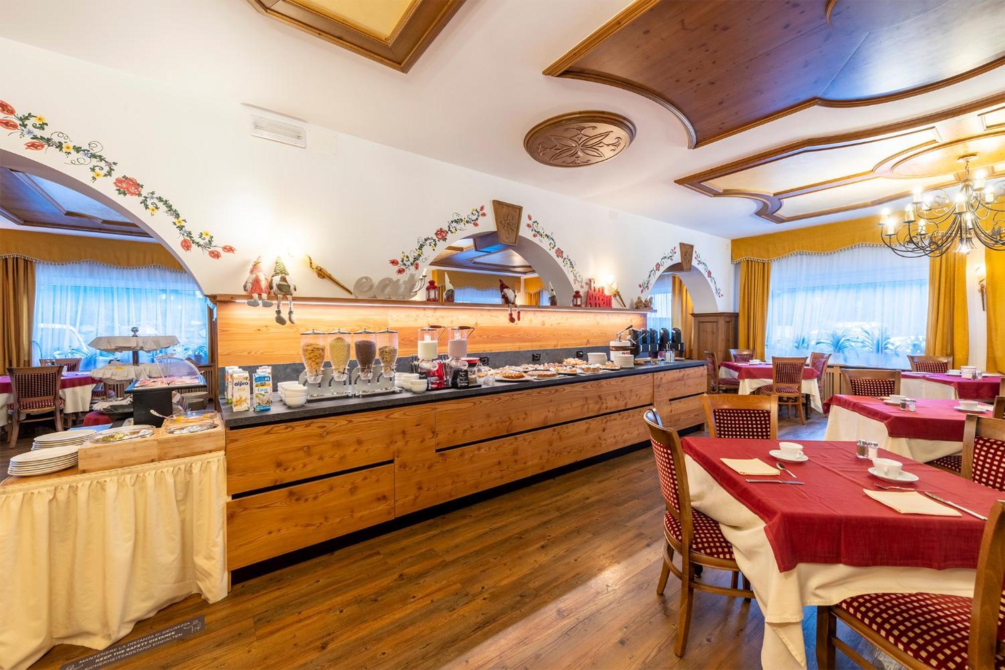 Hotel Alpino Wellness&Spa Peio Fonti Esterno foto