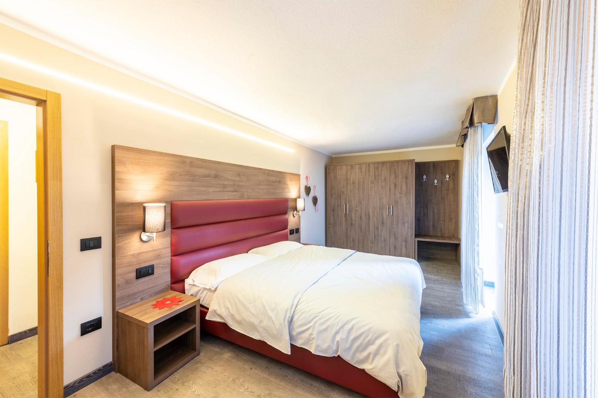 Hotel Alpino Wellness&Spa Peio Fonti Esterno foto
