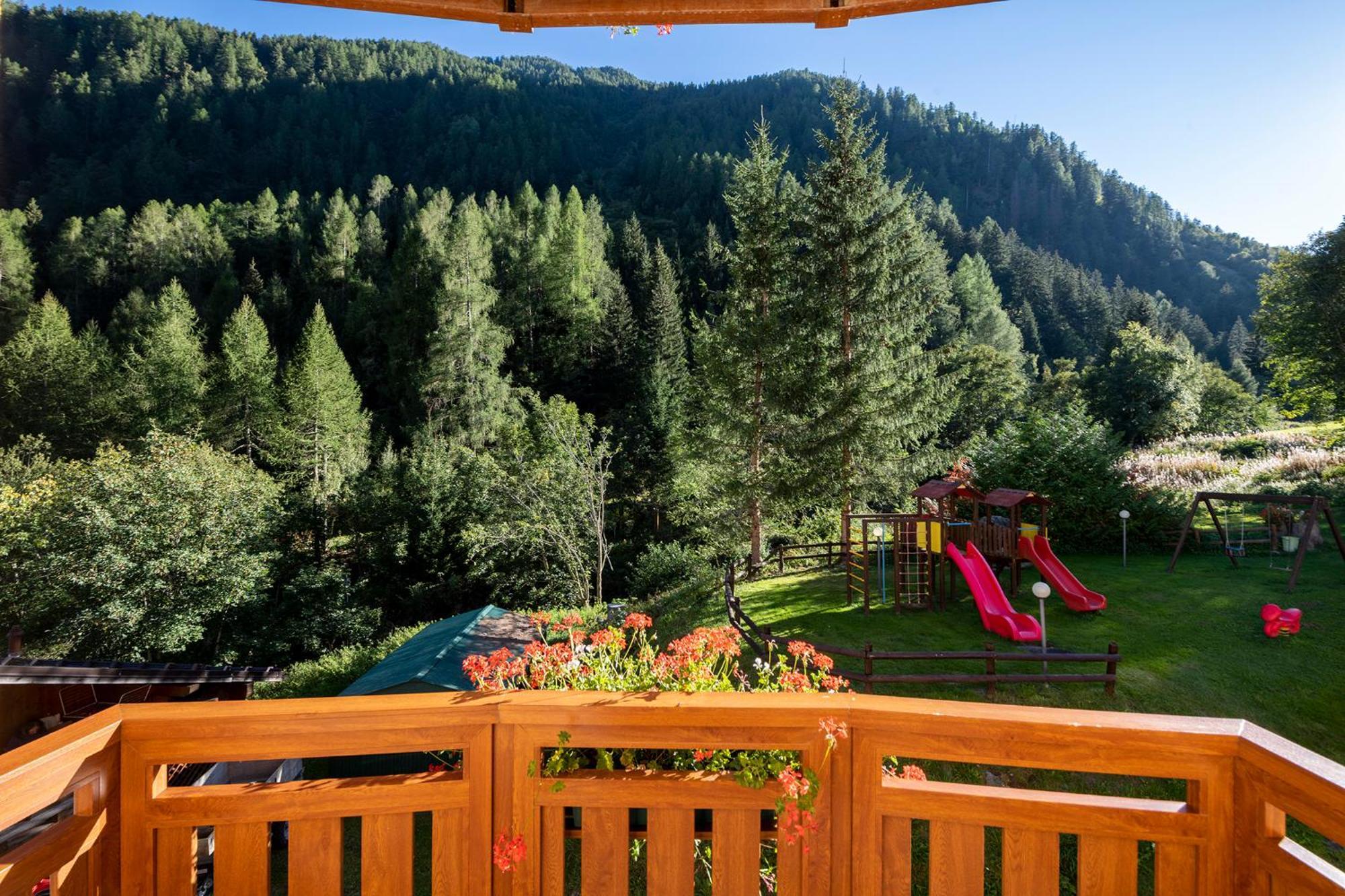 Hotel Alpino Wellness&Spa Peio Fonti Esterno foto